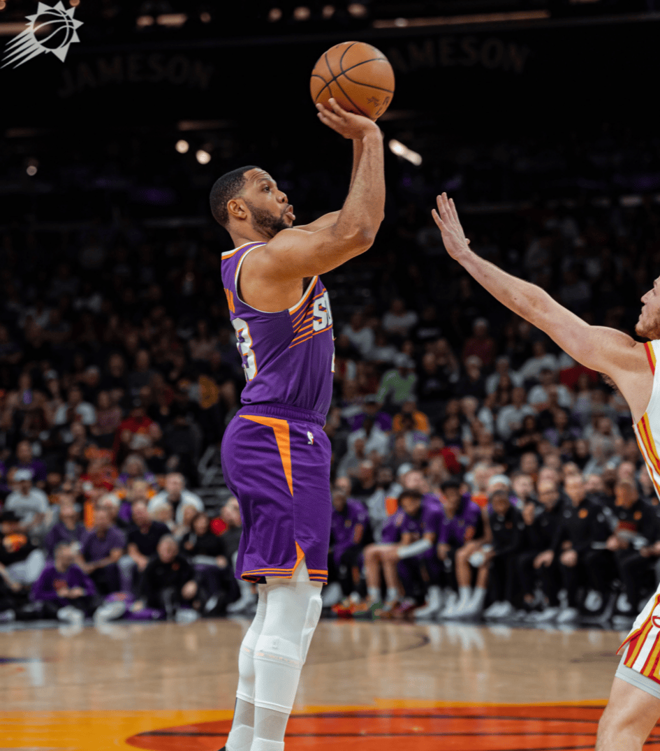 英雄联盟-包含加时末段足总杯焦点战；纽约尼克斯篮板制胜；气氛紧张；赛季目标并未改变的词条