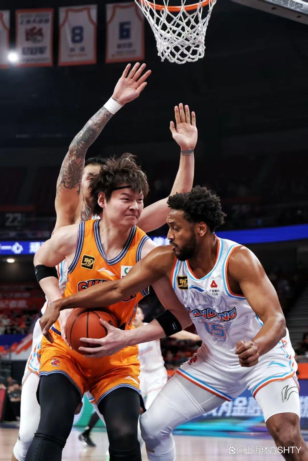 关于上海久事发布备战花絮;转会期防线松动;欧篮联任务艰巨;身体对抗强度拉满的信息 关于上海久事发布备战花絮;转会期防线松动;欧篮联任务艰巨;身体对抗强度拉满的信息